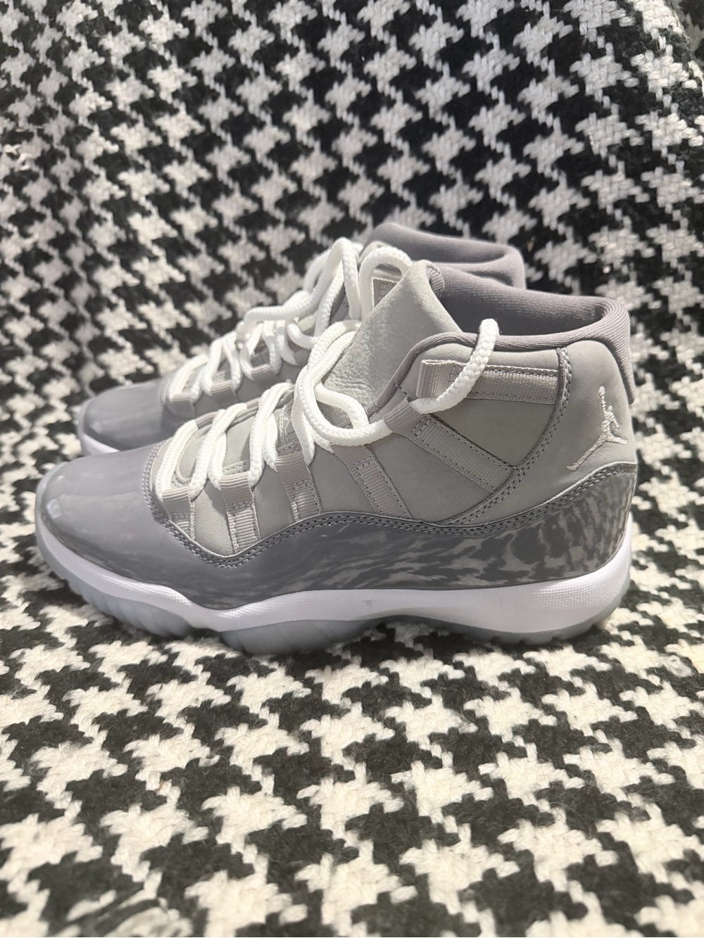 Nike Jordan 11 Retro Mid Cool Grey and White